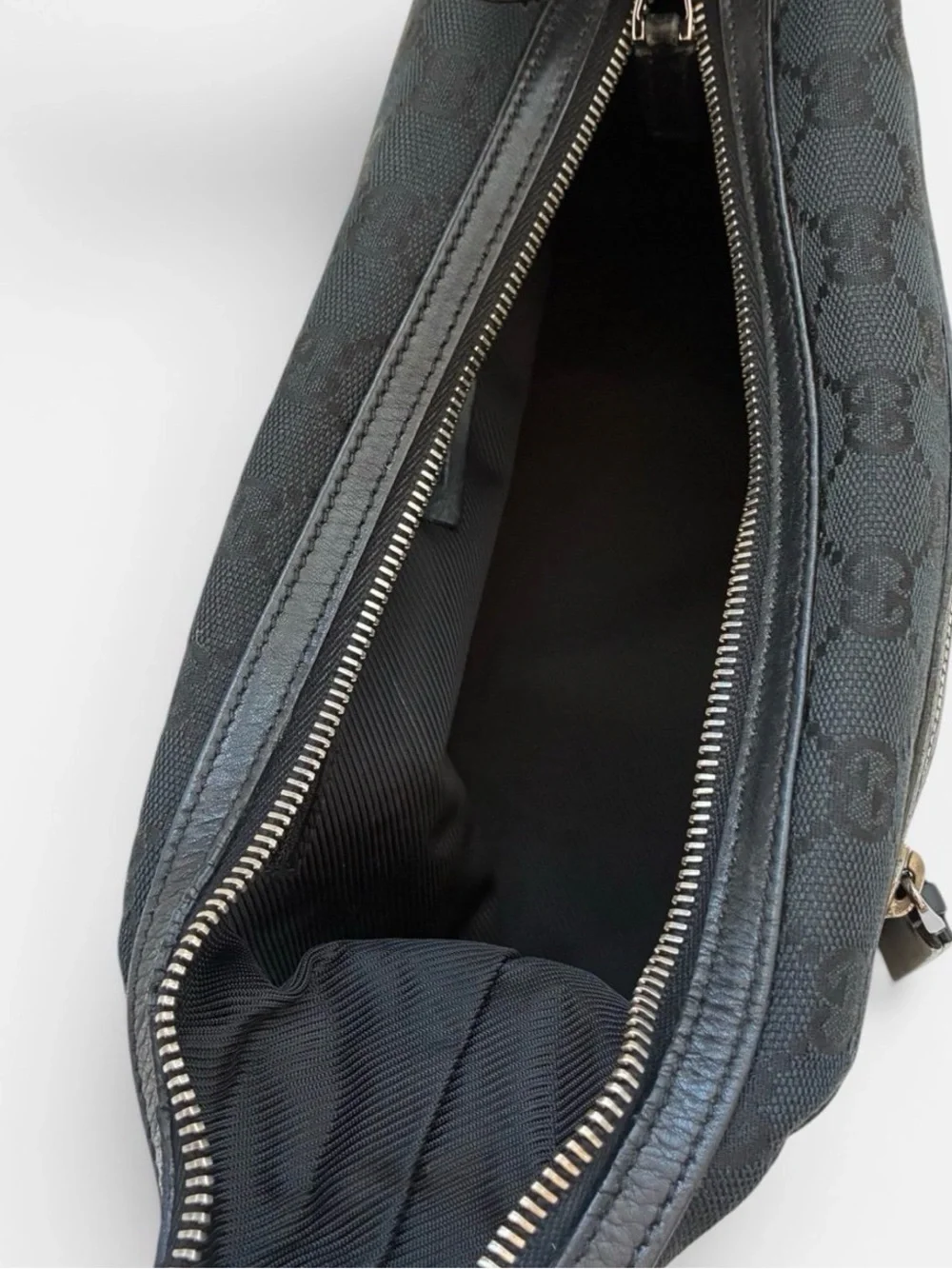 Gucci Black Logo Shoulder Bag with Silver Hardware Baguette Pochette - Picture 7 of 11